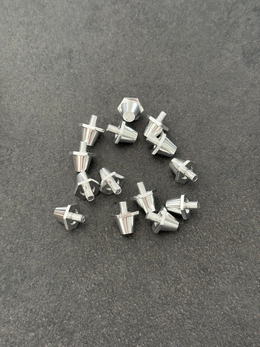 Conversion de crampons rugby 8 pointes