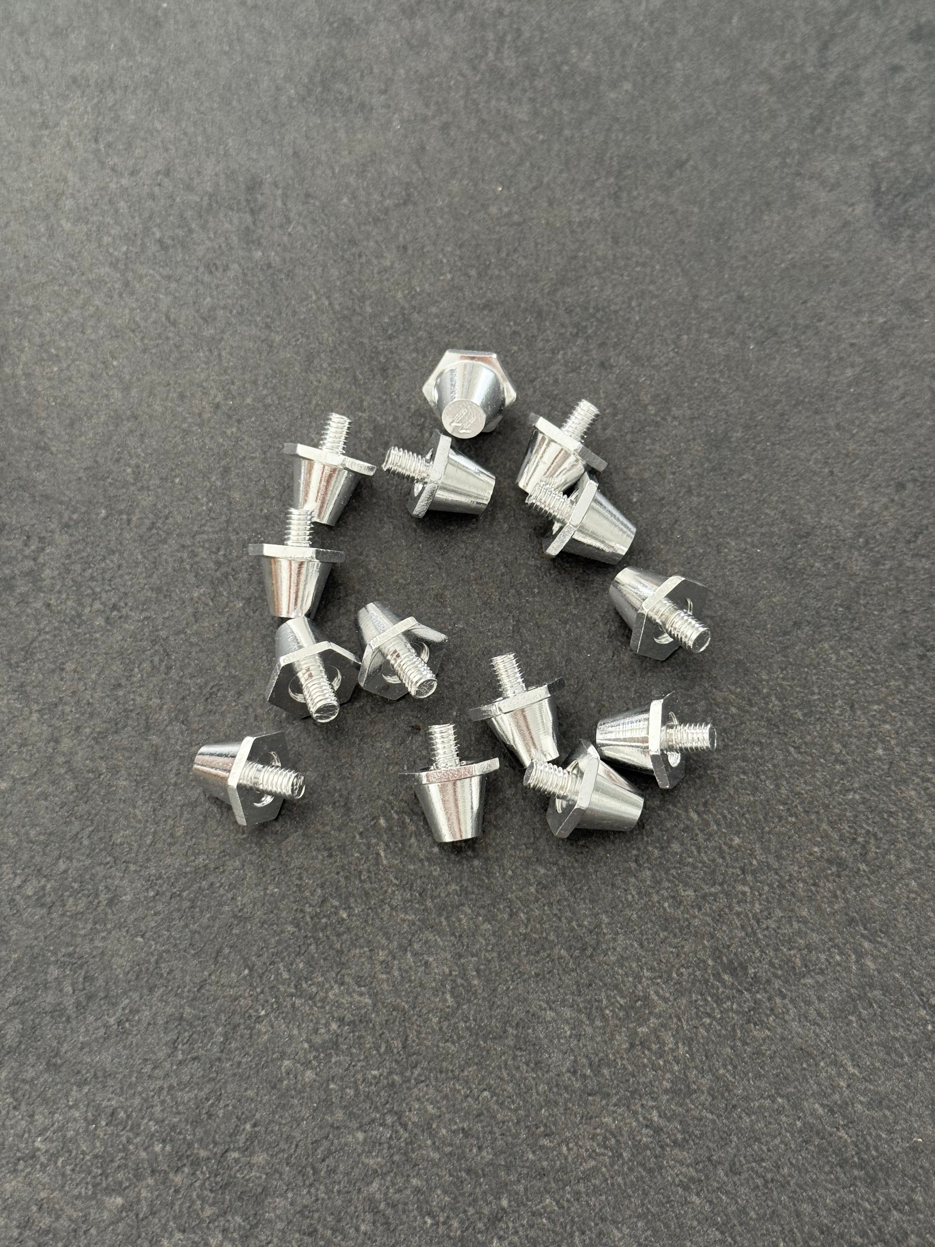 Conversion de crampons rugby 8 pointes